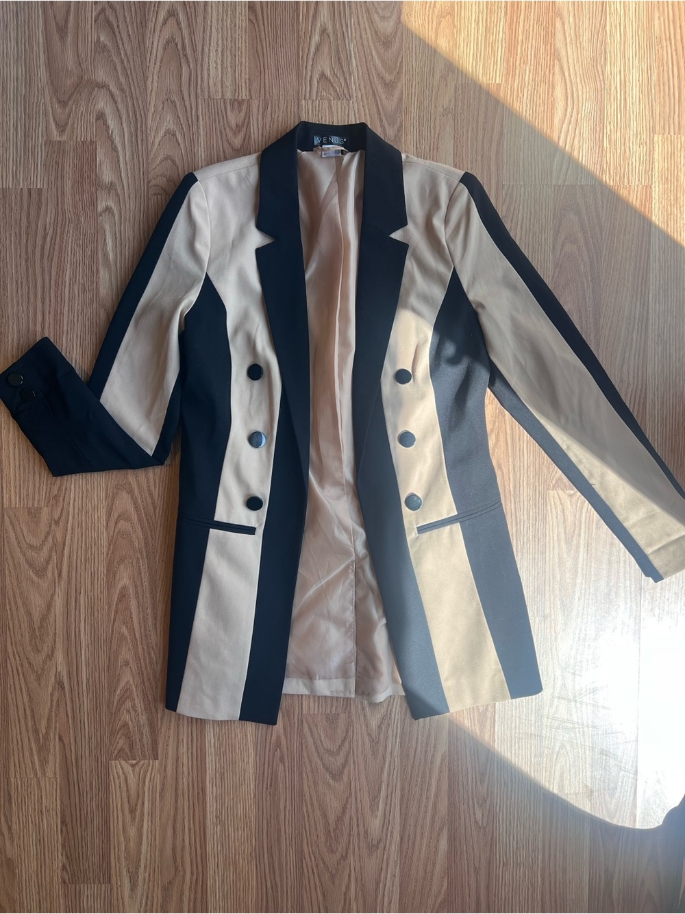 VENUS Black & Beige Double-Breasted Colorblock Blazer